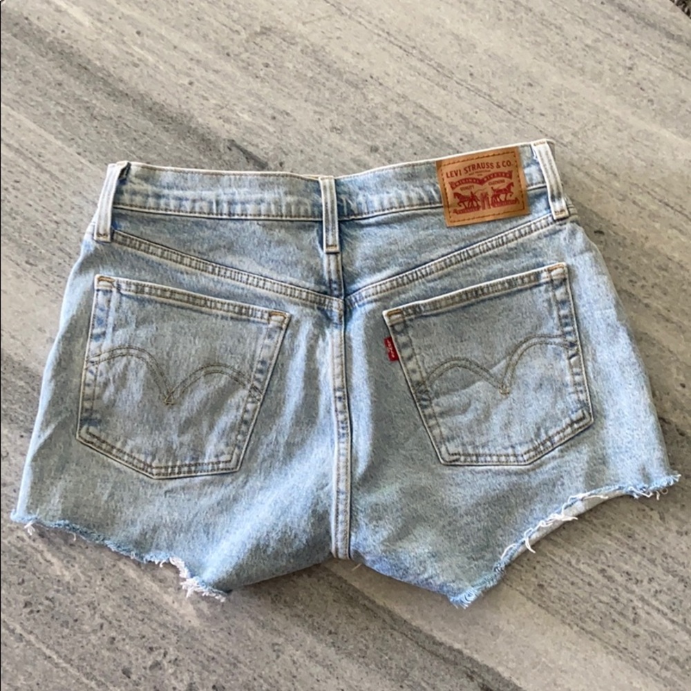 Levi’s 501 cut off jean shorts 28 high waisted